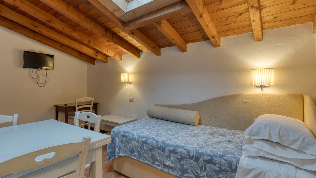 Bed and Breakfast Cascina Volta Брешия Экстерьер фото
